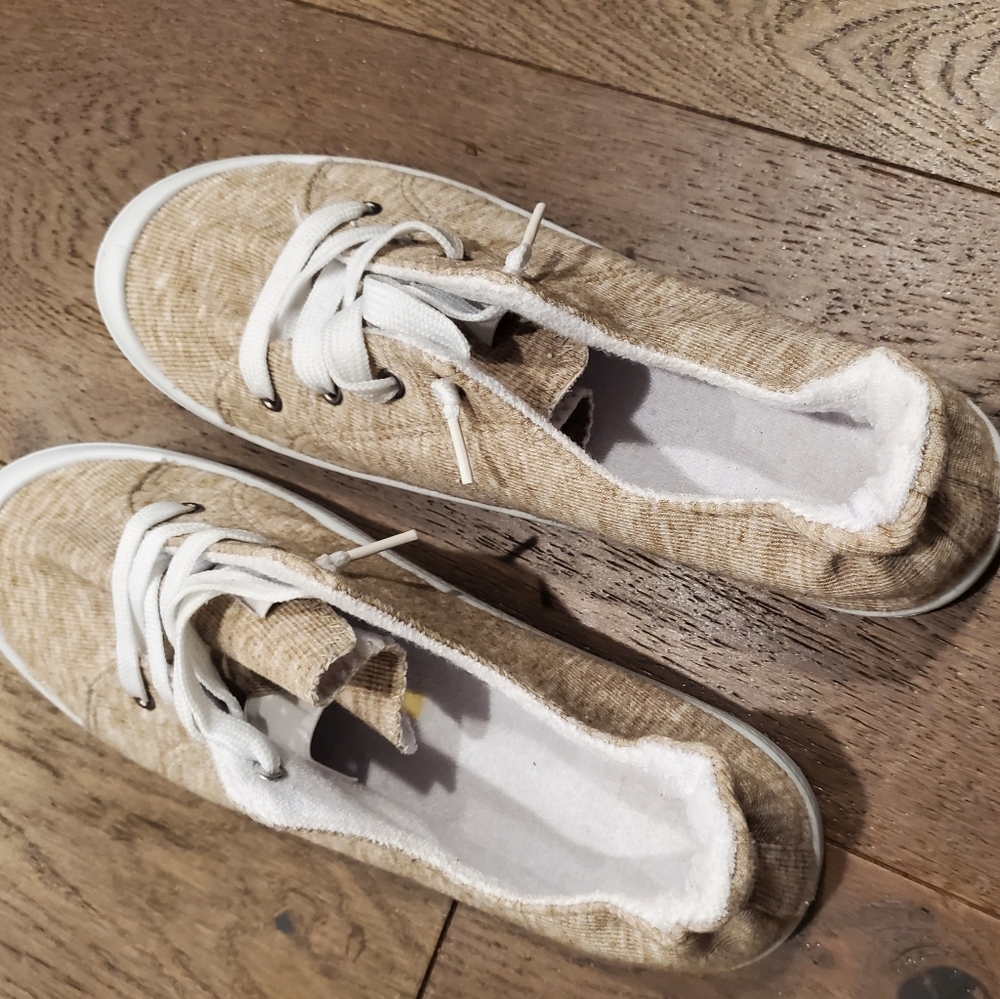 Slip on sneakers